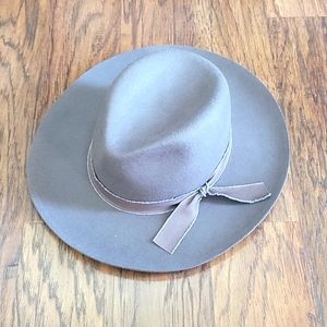 Brand new Olive & Pique Hat Lauriebelles  adjustable